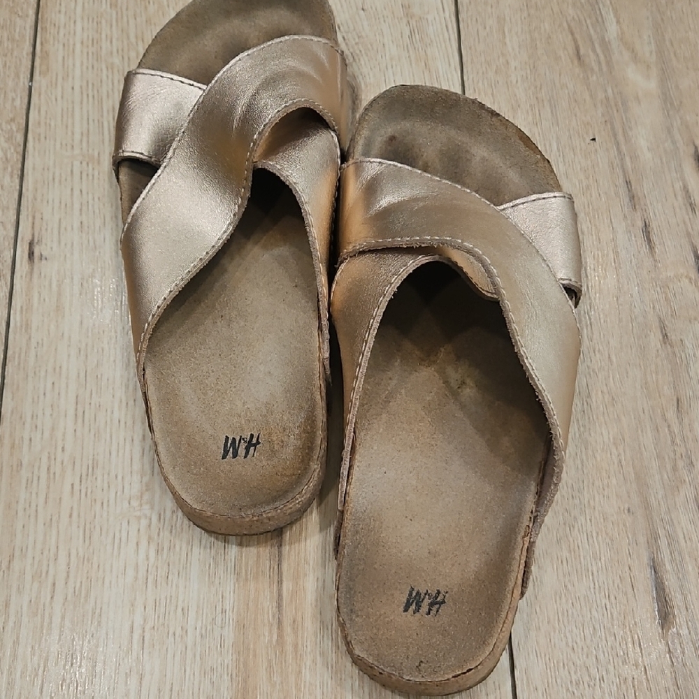 H&M RoseGold Slippers with Crisscross Design